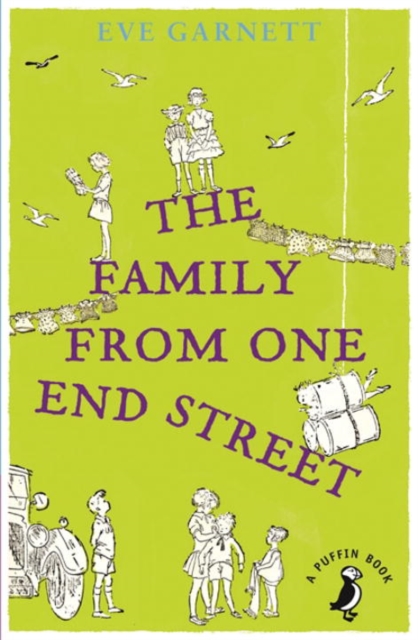 The Family from One End Street, Paperback / softback Book