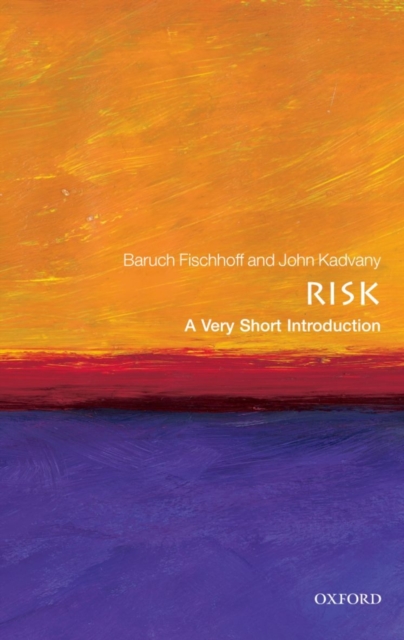 Risk: A Very Short Introduction, Paperback / softback Book