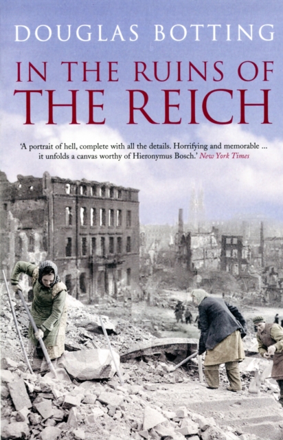 In the Ruins of the Reich, Paperback / softback Book