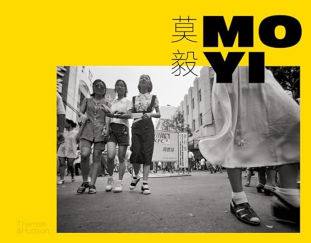 Mo Yi : Selected Photographs 1988-2003, Hardback Book