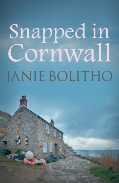 Snapped in Cornwall : The addictive cosy Cornish crime series, Paperback / softback Book