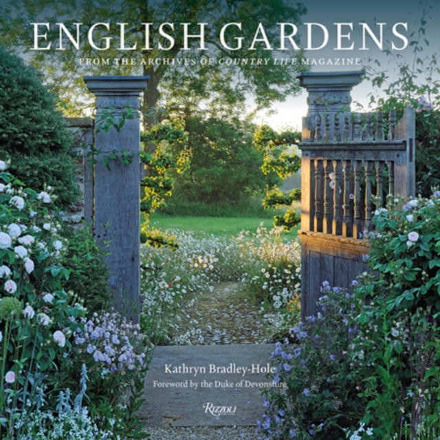 English Gardens : From the Archives of Country Life Magazine, Hardback Book