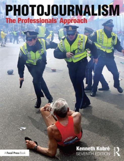 Photojournalism : The Professionals' Approach, Paperback / softback Book