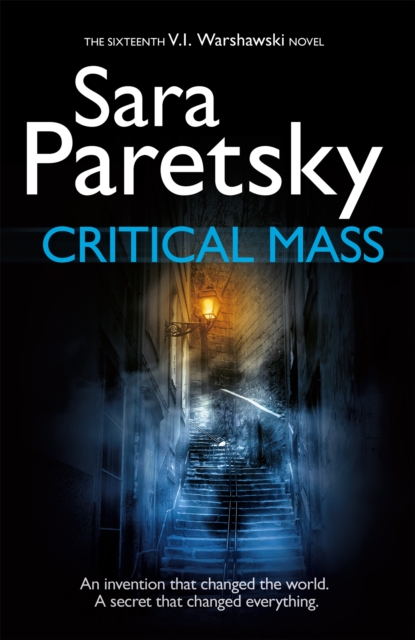 Critical Mass : V.I. Warshawski 16, Paperback / softback Book