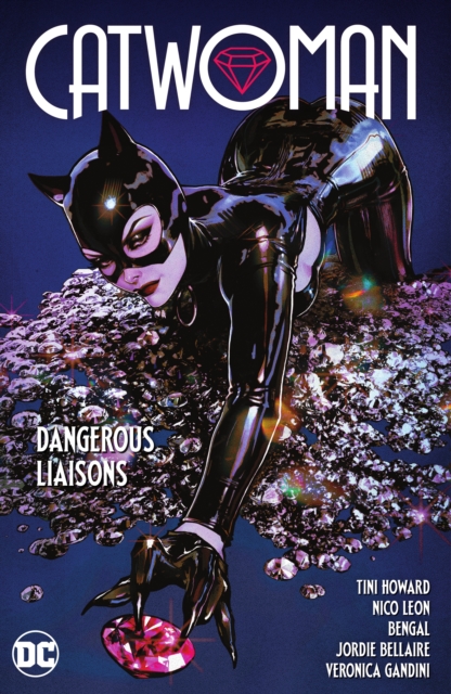 Catwoman Vol. 1: Dangerous Liaisons, Paperback / softback Book