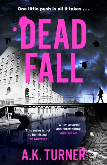 Dead Fall : An intriguing new case for Camden-based forensic sleuth Cassie Raven, Paperback / softback Book